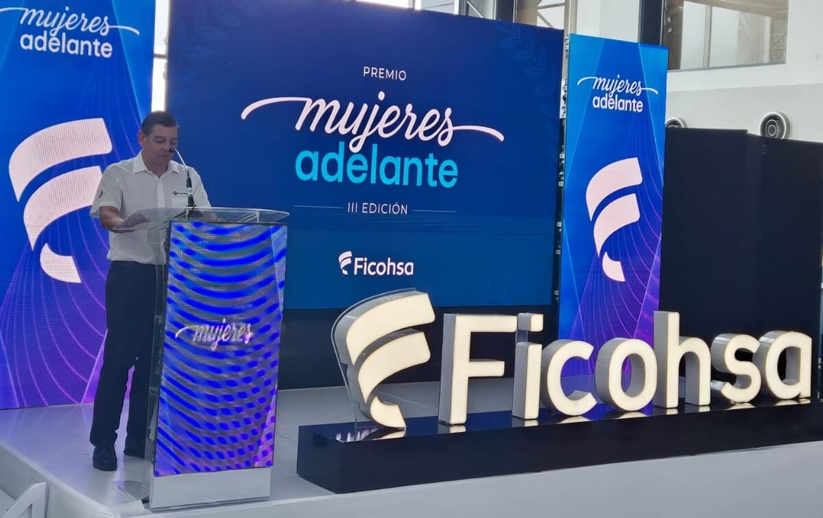 El impacto de Mujeres Adelante: cómo Ficohsa está revolucionando el empoderamiento femenino